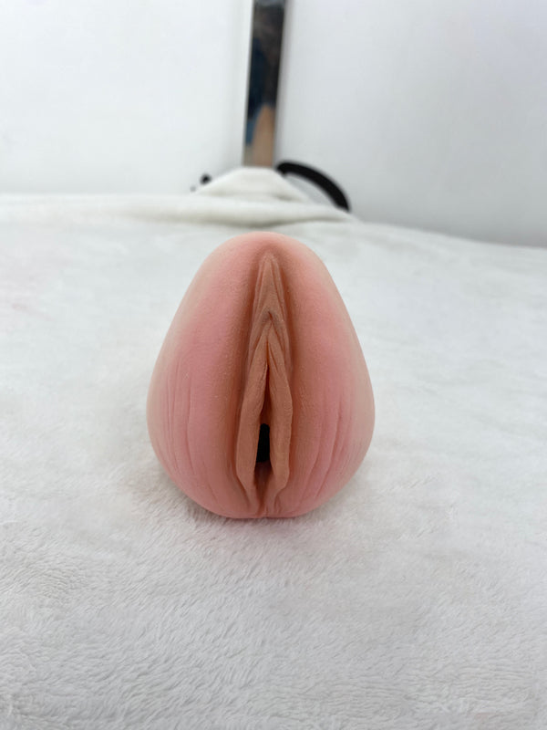 ⭐️CLM Pro⭐️ | Silicone Masturbation Cup Sex Toy C-Vagina 911 Cinnamon Climax Doll